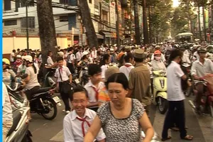 Điệp khúc kẹt xe trước cổng trường